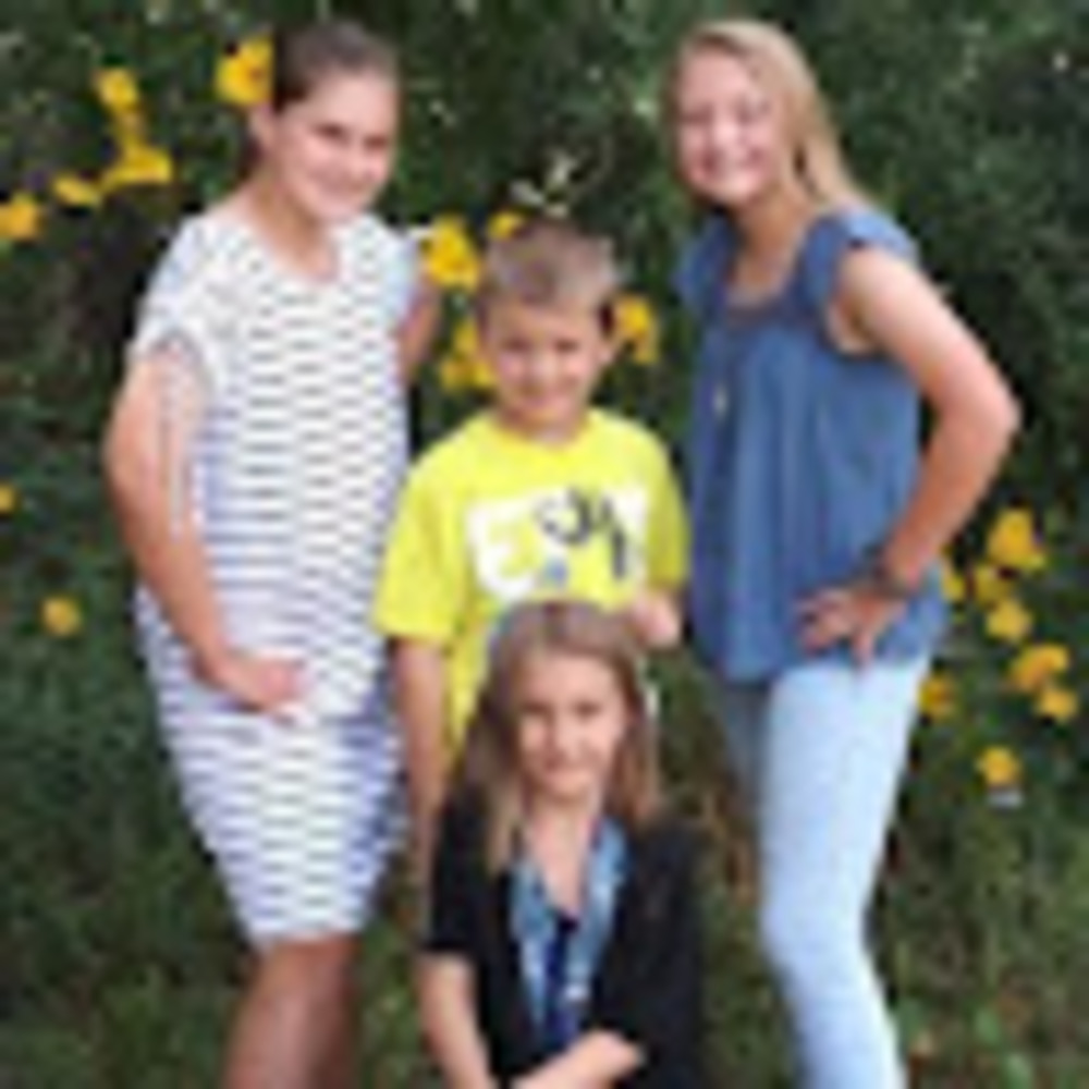 Meet your Posher, Holly